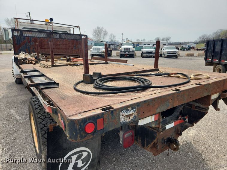 image for item MW9629 1992 Freightliner FL70  flatbed truck