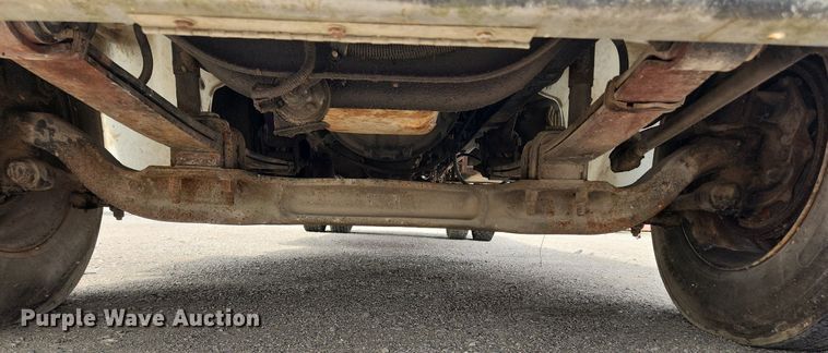 image for item MW9629 1992 Freightliner FL70  flatbed truck