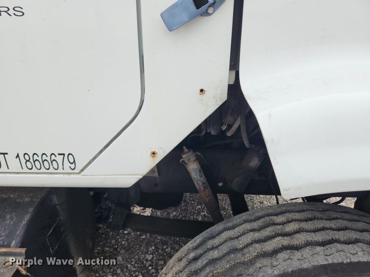 image for item MW9630 1997 International 8100  flatbed truck