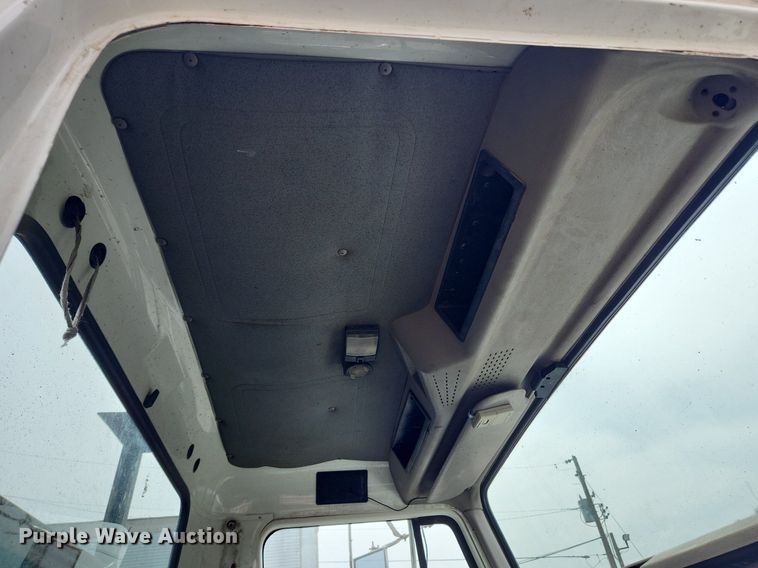 image for item MW9630 1997 International 8100  flatbed truck