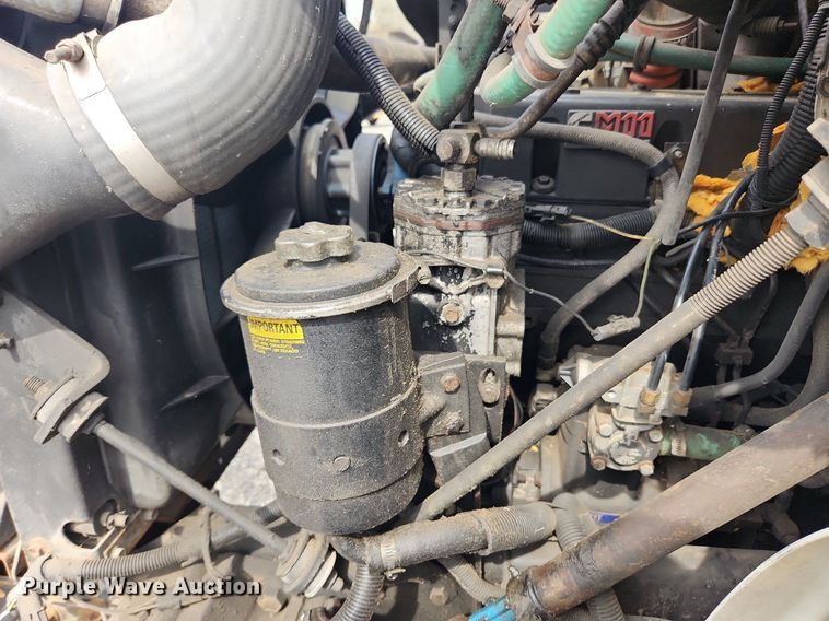 image for item MW9630 1997 International 8100  flatbed truck