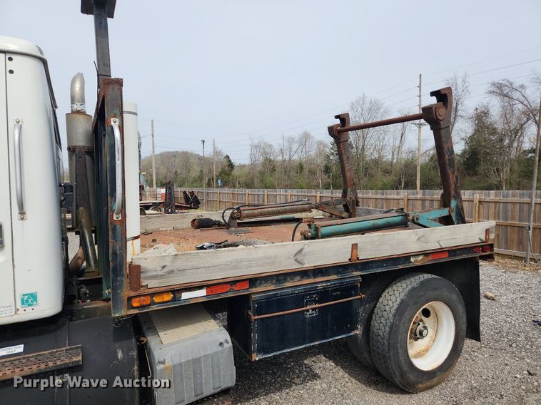 image for item MW9630 1997 International 8100  flatbed truck
