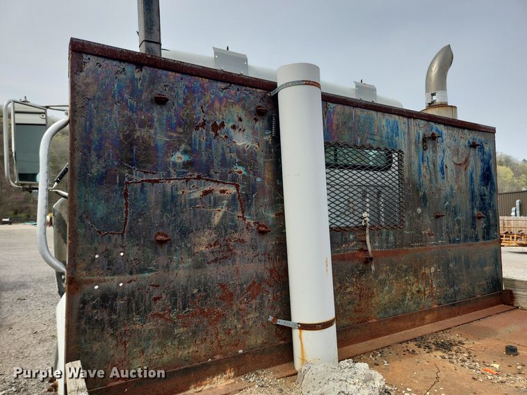 image for item MW9630 1997 International 8100  flatbed truck