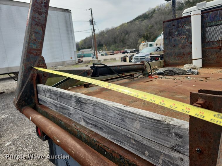 image for item MW9630 1997 International 8100  flatbed truck