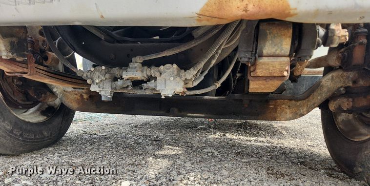 image for item MW9630 1997 International 8100  flatbed truck