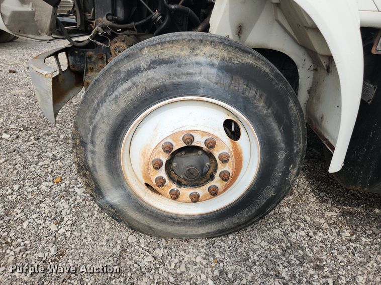 image for item MW9630 1997 International 8100  flatbed truck