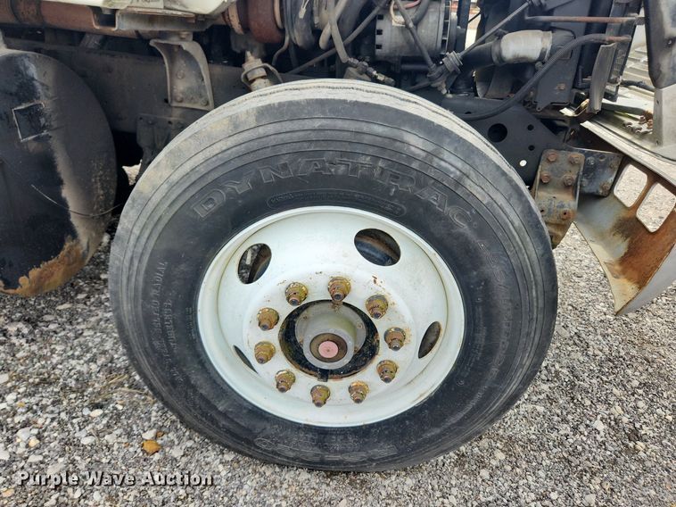 image for item MW9630 1997 International 8100  flatbed truck