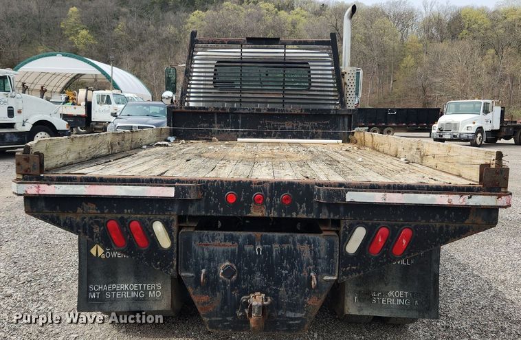 image for item MW9632 1996 International 4700  flatbed truck