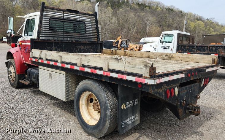 image for item MW9632 1996 International 4700  flatbed truck