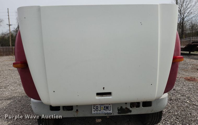 image for item MW9632 1996 International 4700  flatbed truck