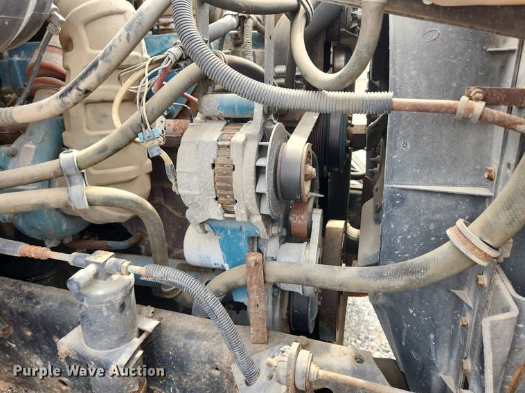 image for item MW9632 1996 International 4700  flatbed truck