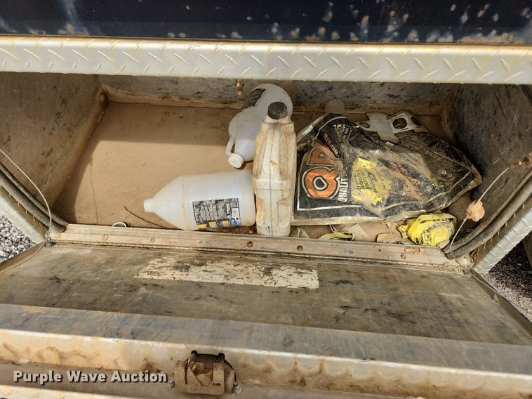 image for item MW9632 1996 International 4700  flatbed truck