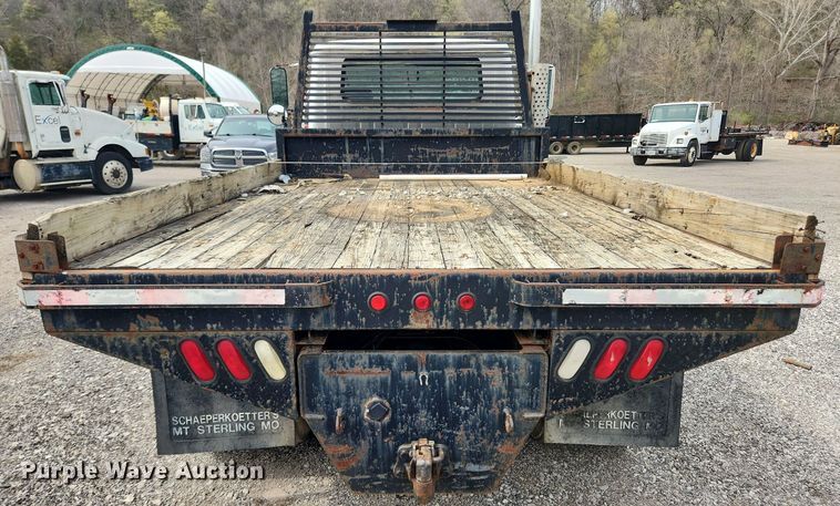 image for item MW9632 1996 International 4700  flatbed truck