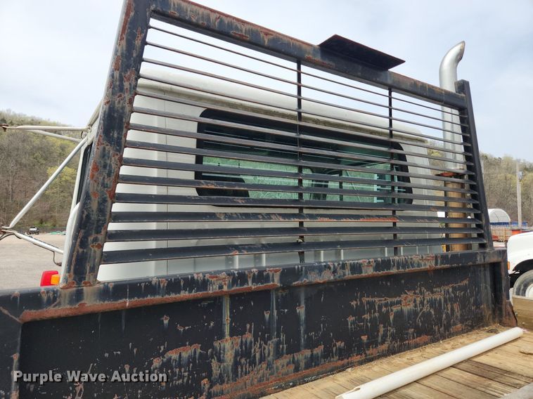 image for item MW9632 1996 International 4700  flatbed truck