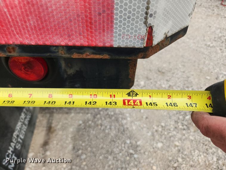 image for item MW9632 1996 International 4700  flatbed truck