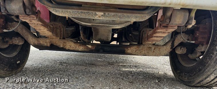 image for item MW9632 1996 International 4700  flatbed truck