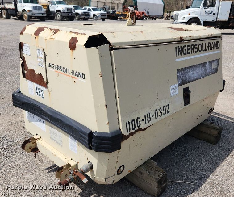 image for item MW9634 2000 Ingersoll Rand P185JWD  air compressor