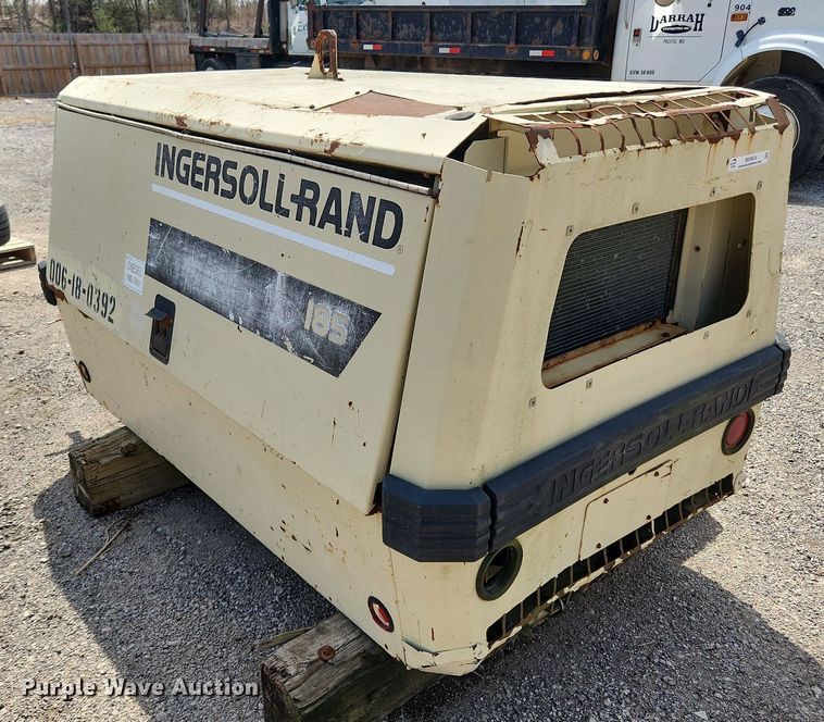image for item MW9634 2000 Ingersoll Rand P185JWD  air compressor