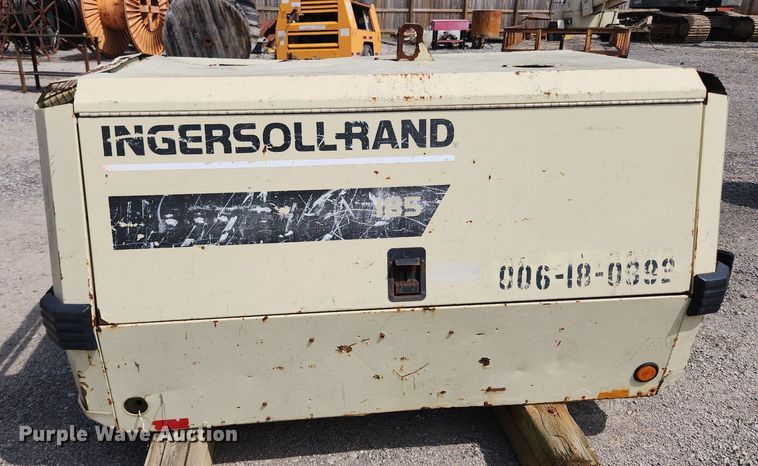 image for item MW9634 2000 Ingersoll Rand P185JWD  air compressor