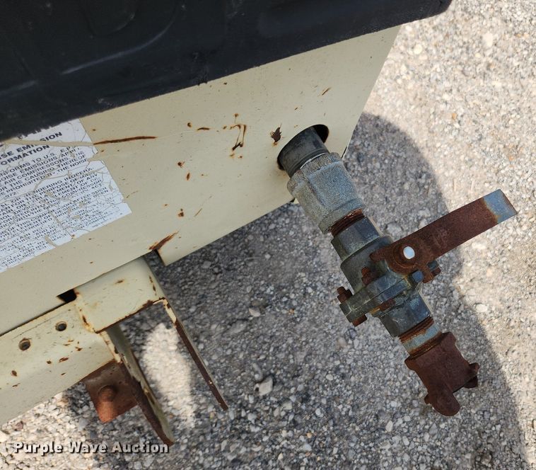 image for item MW9634 2000 Ingersoll Rand P185JWD  air compressor