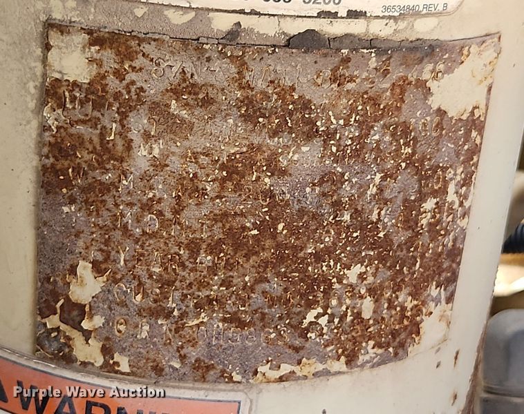 image for item MW9634 2000 Ingersoll Rand P185JWD  air compressor