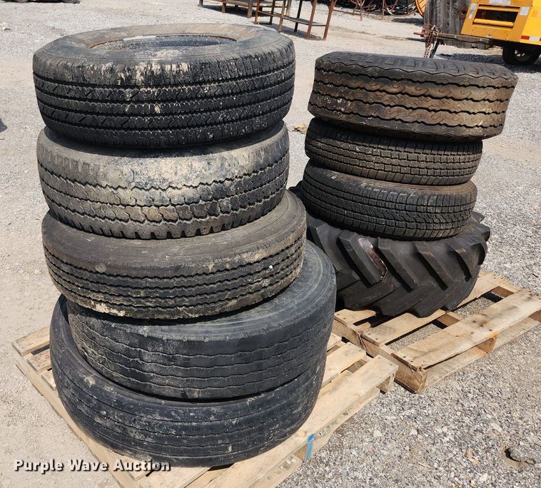 image for item MW9635 (9) tires