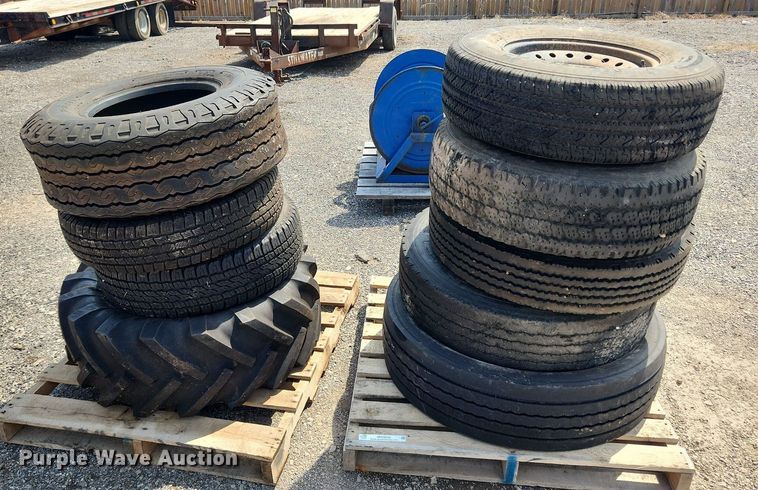 image for item MW9635 (9) tires