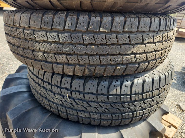 image for item MW9635 (9) tires