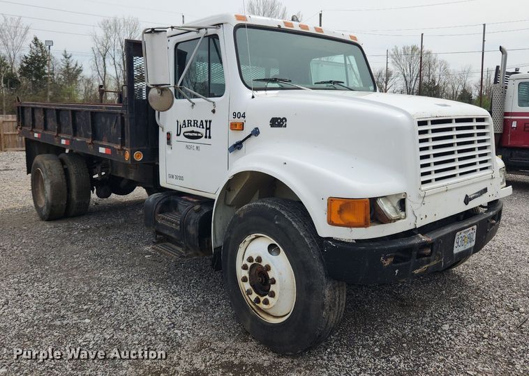 image for item MW9637 1990 International 4900  flatbed truck