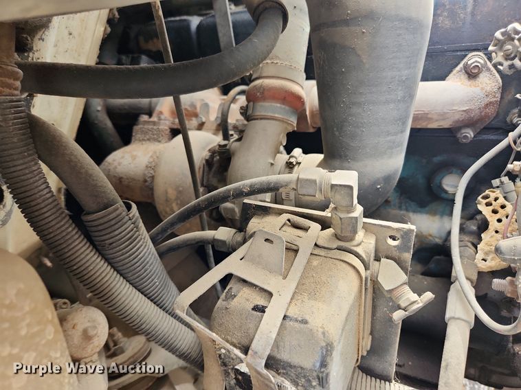 image for item MW9637 1990 International 4900  flatbed truck