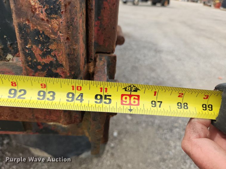 image for item MW9637 1990 International 4900  flatbed truck