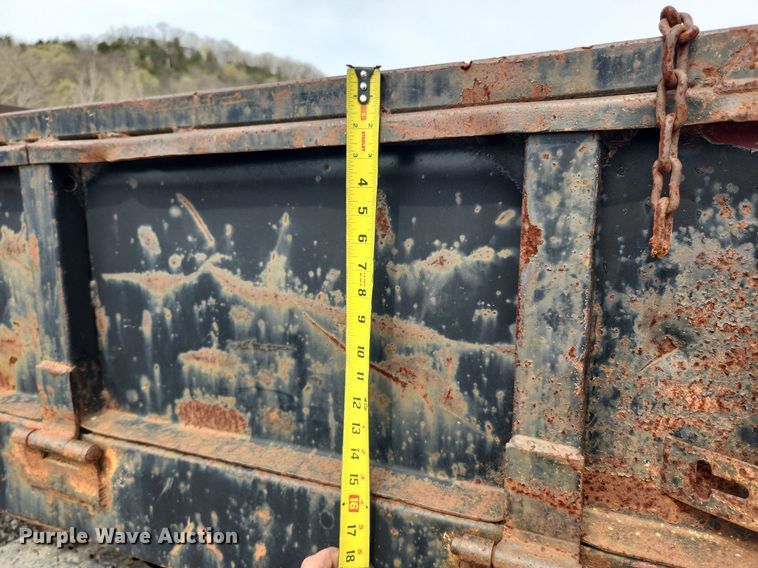 image for item MW9637 1990 International 4900  flatbed truck