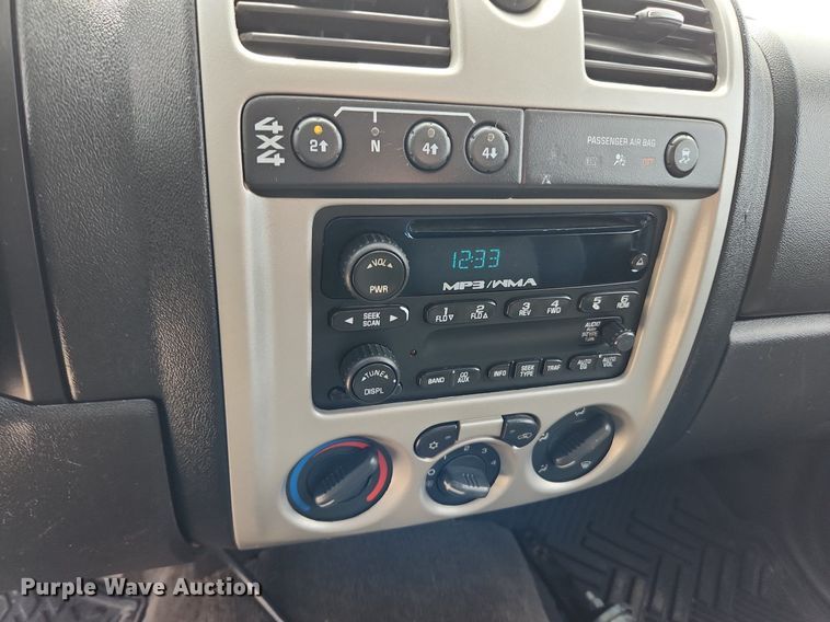 image for item MW9648 2009 GMC Canyon SLE  Crew Cab pickup truck