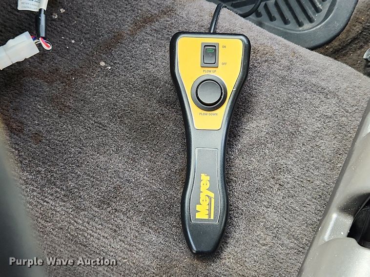 image for item MW9648 2009 GMC Canyon SLE  Crew Cab pickup truck