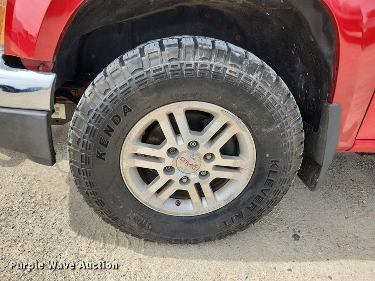 image for item MW9648 2009 GMC Canyon SLE  Crew Cab pickup truck