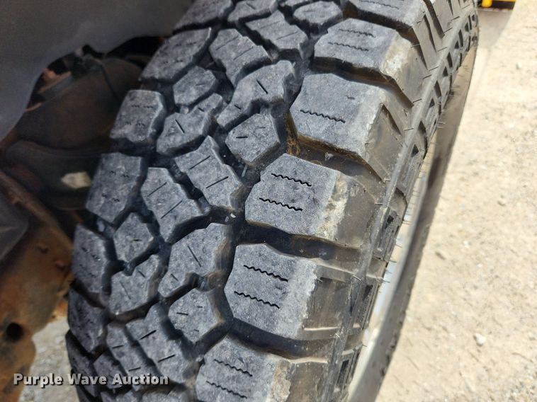 image for item MW9648 2009 GMC Canyon SLE  Crew Cab pickup truck