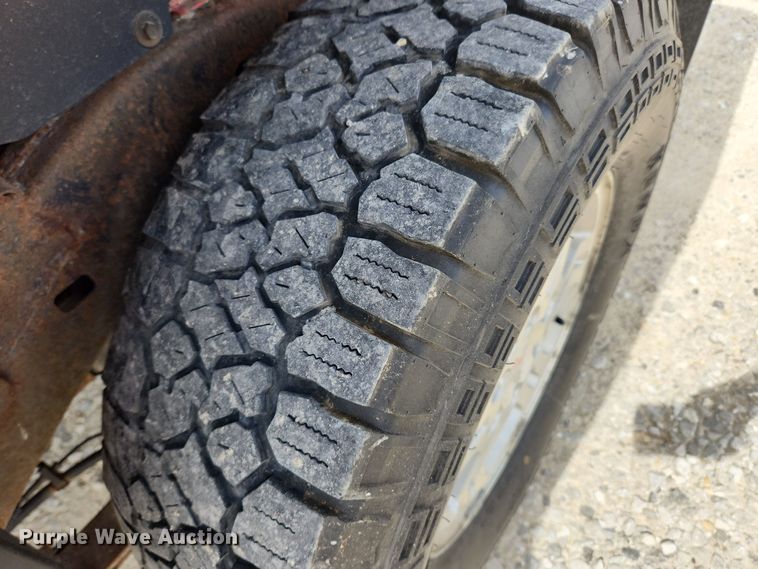 image for item MW9648 2009 GMC Canyon SLE  Crew Cab pickup truck