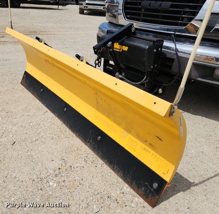 image for item MW9648 2009 GMC Canyon SLE  Crew Cab pickup truck