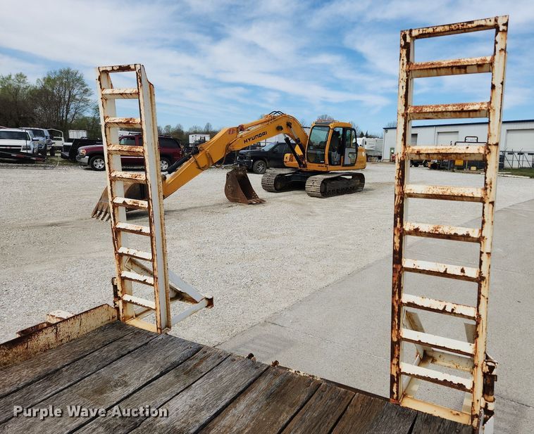 image for item MW9650 2012 Cronkhite  equipment trailer