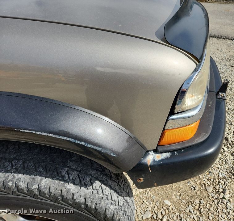 image for item MW9655 2000 Chevrolet S10  Ext. Cab pickup truck