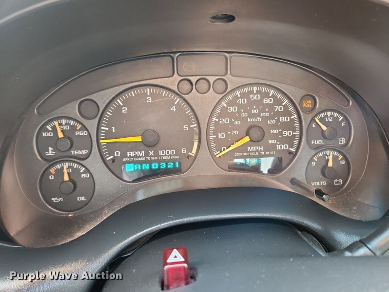 image for item MW9655 2000 Chevrolet S10  Ext. Cab pickup truck