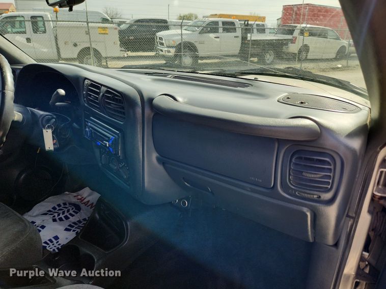 image for item MW9655 2000 Chevrolet S10  Ext. Cab pickup truck