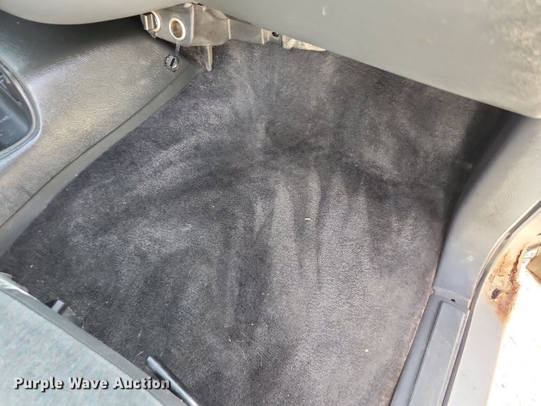 image for item MW9655 2000 Chevrolet S10  Ext. Cab pickup truck