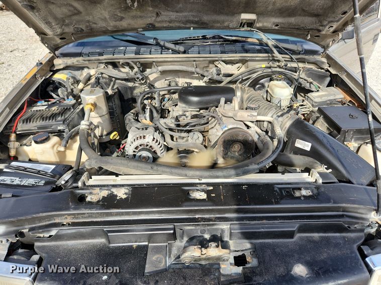 image for item MW9655 2000 Chevrolet S10  Ext. Cab pickup truck