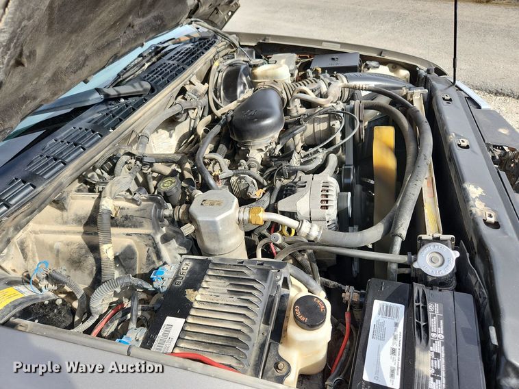 image for item MW9655 2000 Chevrolet S10  Ext. Cab pickup truck