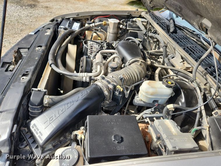 image for item MW9655 2000 Chevrolet S10  Ext. Cab pickup truck