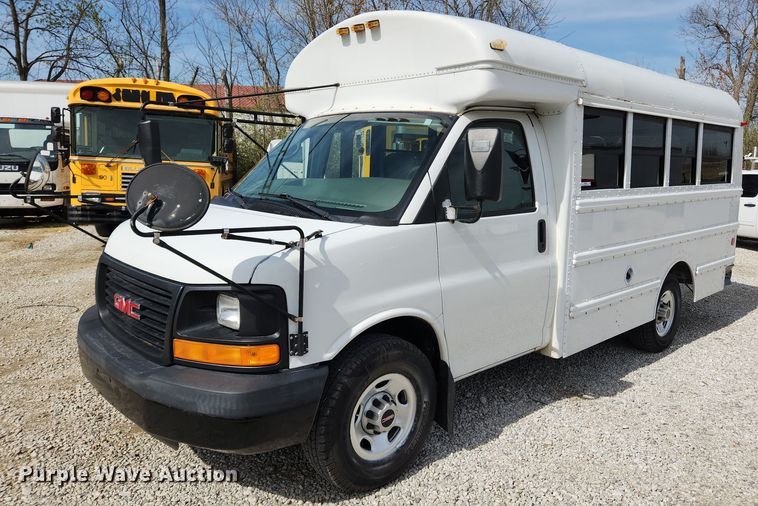 image for item MW9659 2007 GMC Savana  school bus