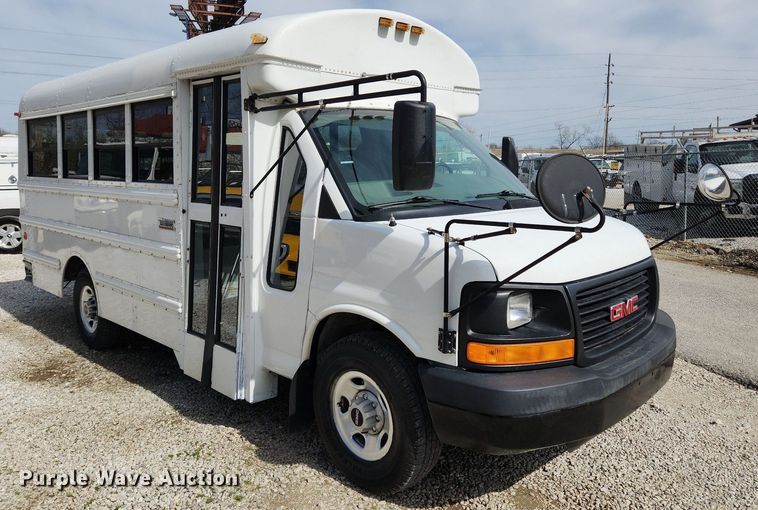 image for item MW9659 2007 GMC Savana  school bus