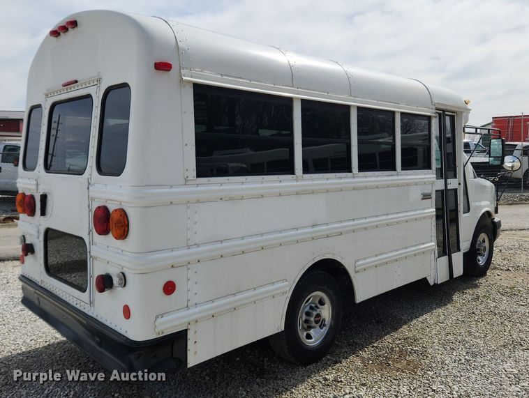 image for item MW9659 2007 GMC Savana  school bus
