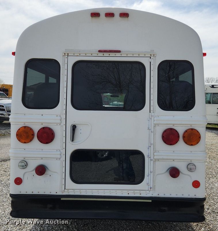 image for item MW9659 2007 GMC Savana  school bus